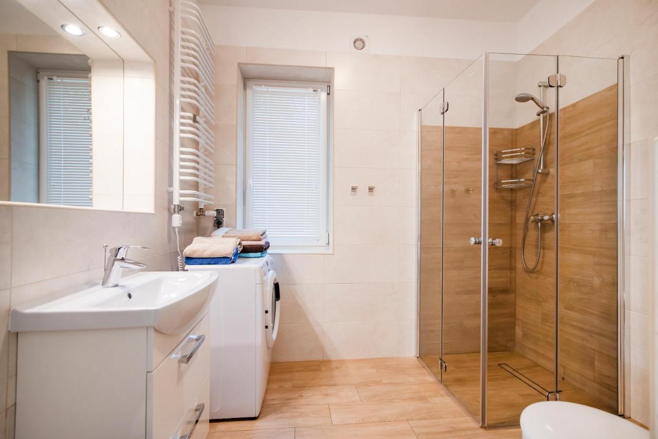 Apartament Pod Zaglem Z Widokiem Na Jezioro, Oczy Mazur Lötzen Exterior foto